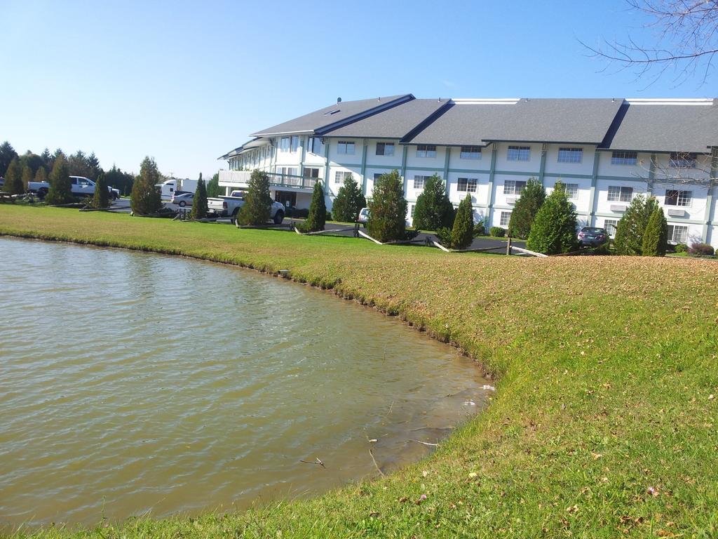 Days Inn By Wyndham Shelburne/Burlington Kültér fotó